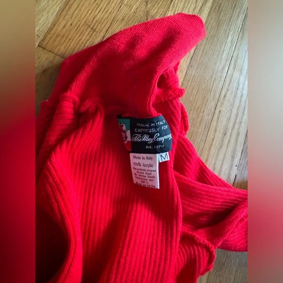 70s Vintage Red Acrylic Knit Turtleneck - Picture 4 of 6